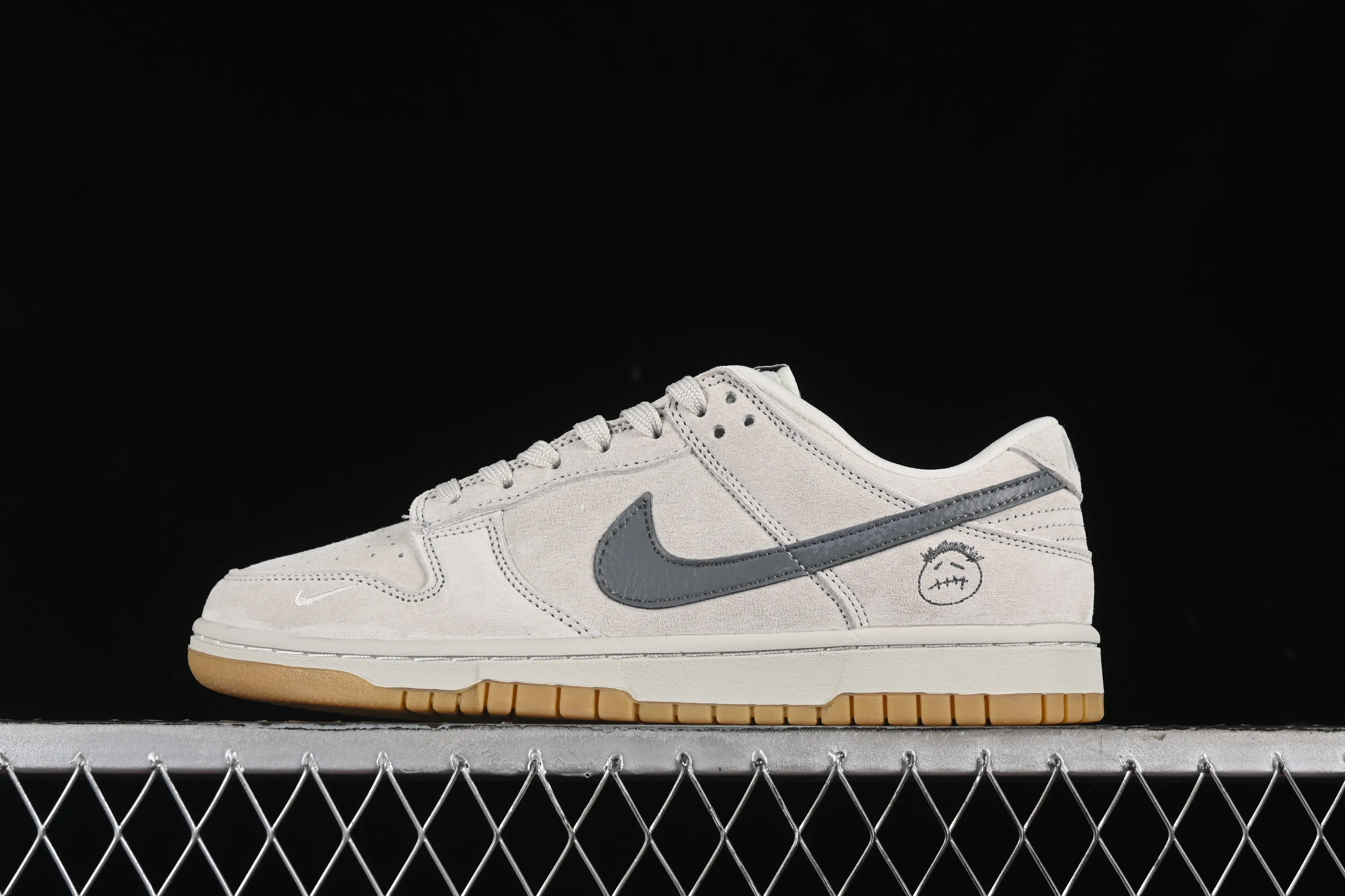 All categories Nk SB Dunk Series Nk SB Dunk Low High-end customized low-top sneakers Nk SB Dunk Low TS joint-Zhubahui hook Anniversary high-end customized low-top casual sneakers KK1688-086